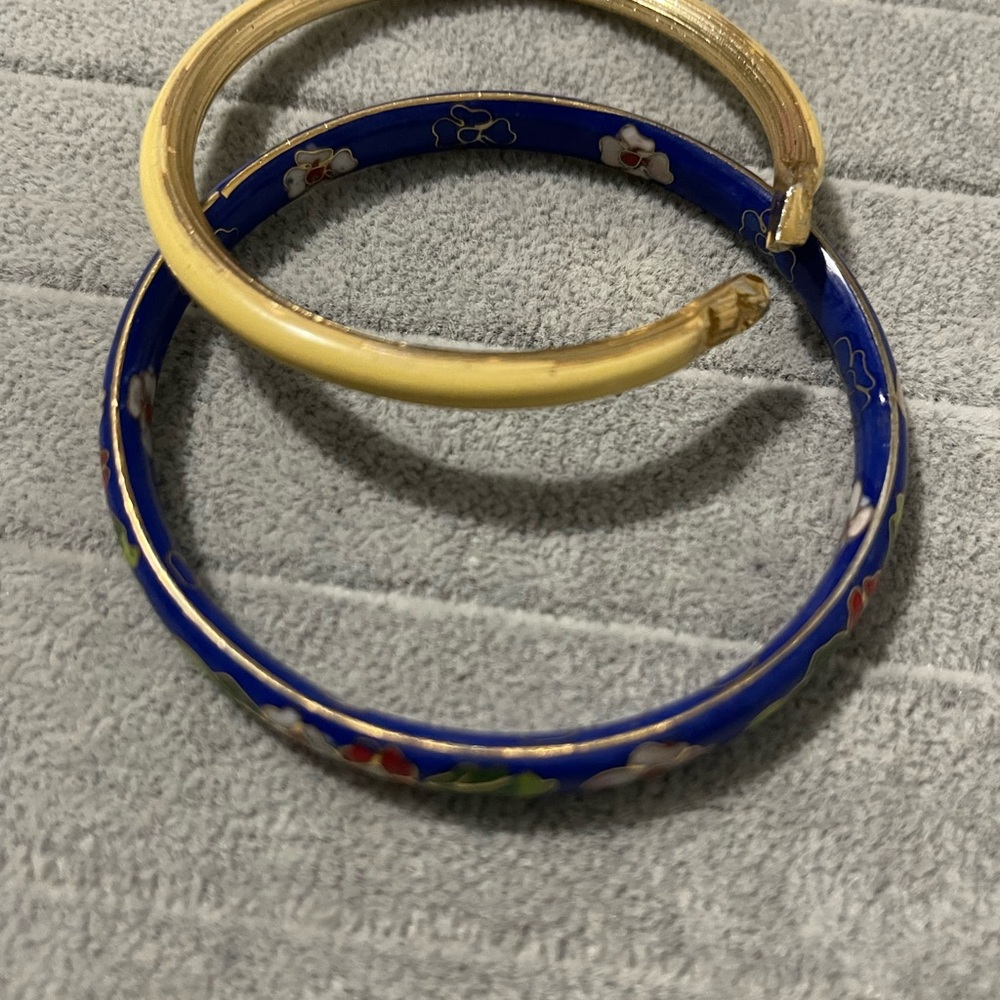 Elegant Blue and Gold Floral Bangle Set